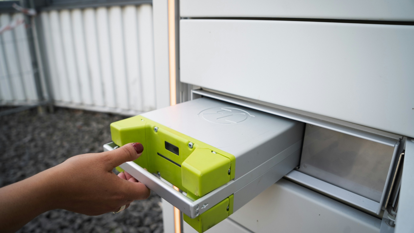 לצפייה בכתבה כיצד אוגרים חשמל ואנרגיה בבית, ולשם מה צריך את זה?